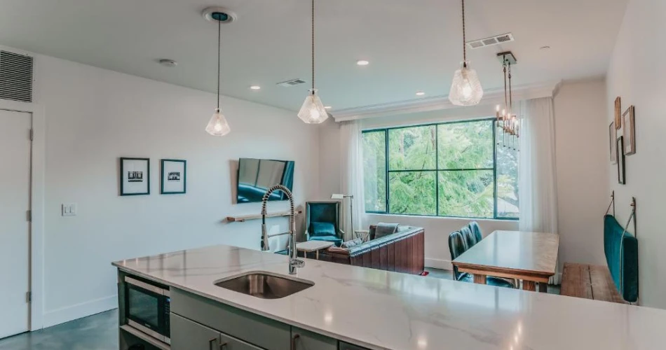 Top 10 Hotels Close to UT Austin for a Comfortable Stay